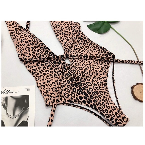 High Cut Leopard Print Monokini - Picture 6 of 6
